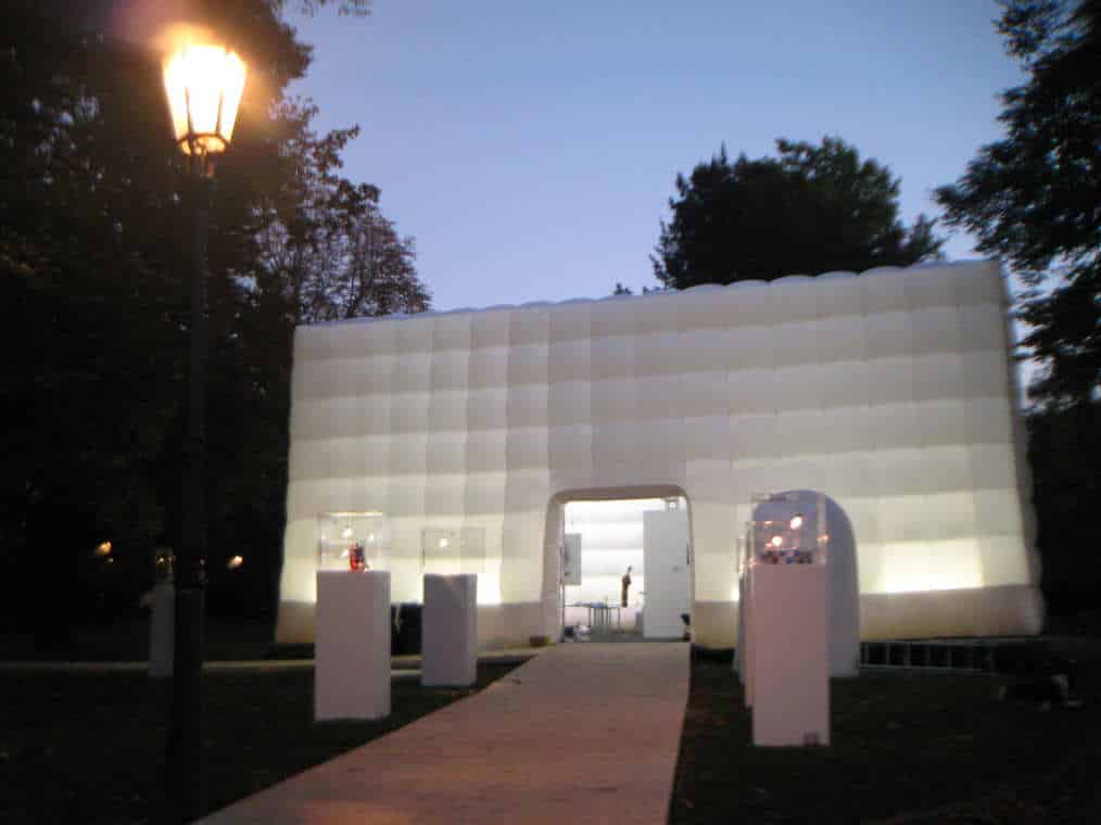 Structure gonflable en forme de cube de 10 mètres carrés